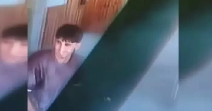Ankara da yangın tüpü ile camiye zarar verdiler