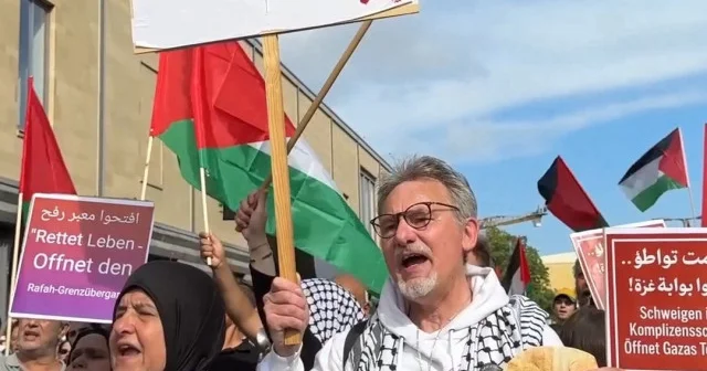 Alman halkı Gazze’de yaşanan açlık için meydanlara döküldü VİDEO İZLE