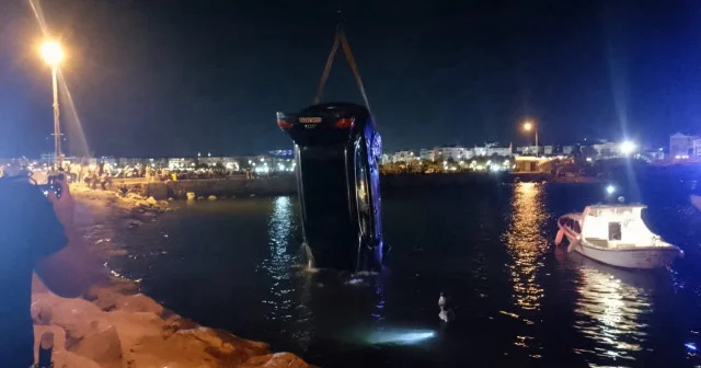 Silivri’de park halindeki araç denize uçtu VİDEO İZLE