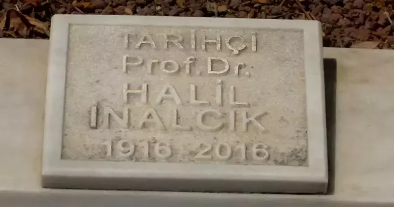Prof. Dr. Halil İnalcık vefatının 9 uncu yılında kabri başında anıldı