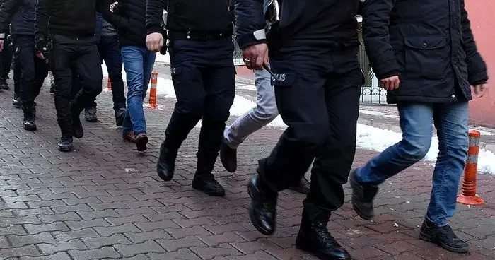 CHP nin mitinginde gözaltına alındılar! TİP duyurdu: Parti Meclisi Üyemiz Arzum Yalçın da aralarında