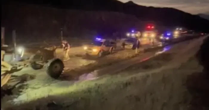 Sağanak yağış sonrası Kars Kağızman Ağrı karayolu ulaşıma kapandı