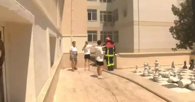 Nişantaşı nda okulda yangın; 15 öğrenci tahliye edildi,