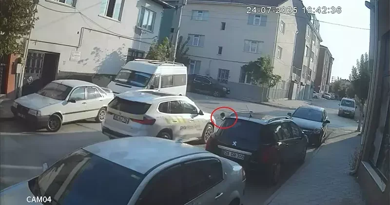 Cipin çarptığı çocuk öldü; kaza kamerada
