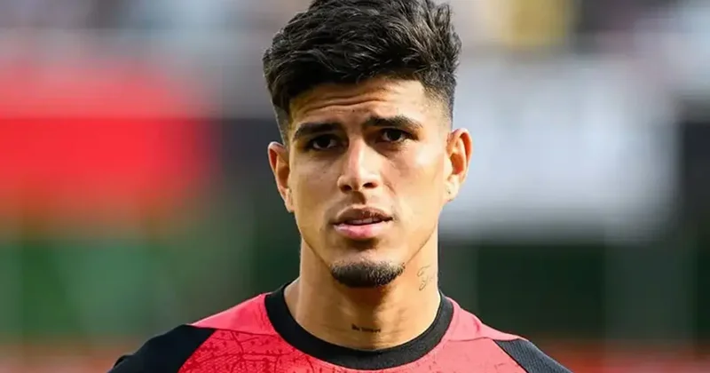Arsenal take Hincapie off Tottenham s hands