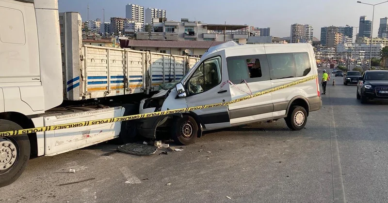Mersin de 2 kişinin öldüğü kazada sürücü tutuklandı