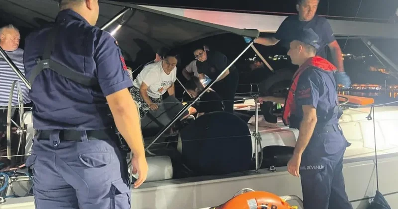 Teknede yaralanan turiste sahil güvenlik yetişti