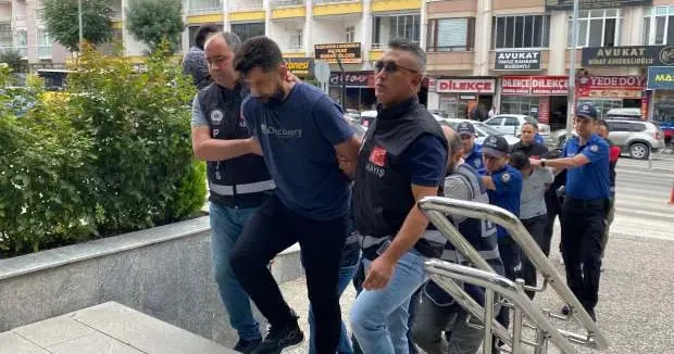 Çorum haberleri Başınız belada tuzağıyla 15 milyon TL lik vurgun yaptılar 25 Ağustos 2025