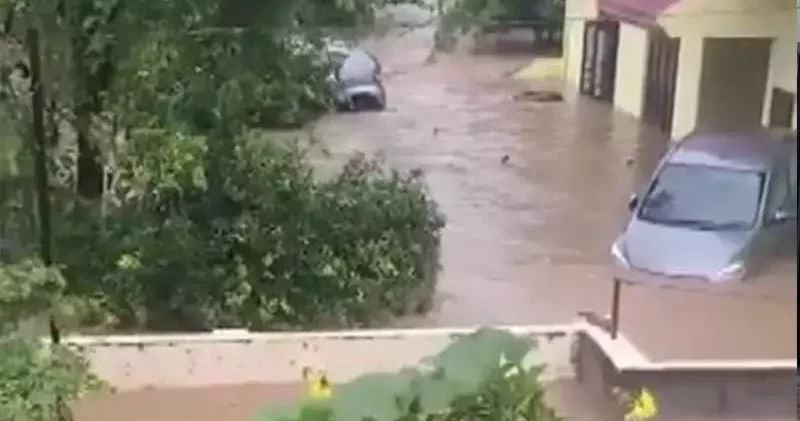 Hindistan’da muson yağmurları nedeniyle 303 kişi hayatını kaybetti
