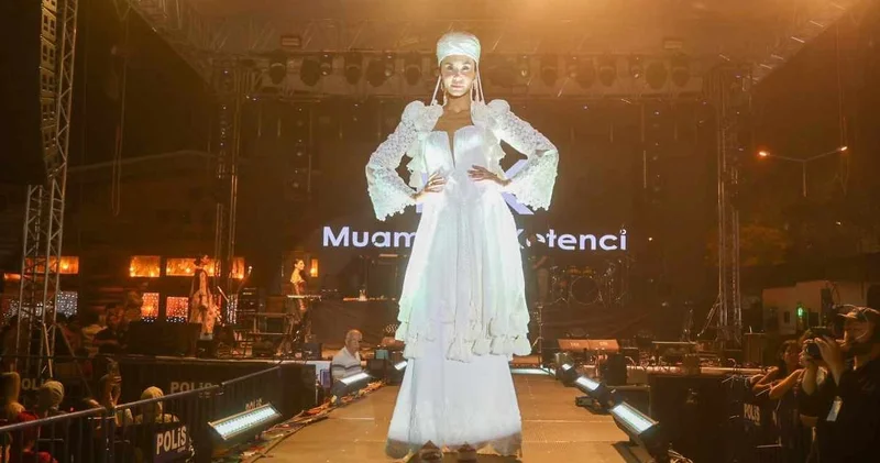 Muammer Ketenci den Uşak ta büyük defile