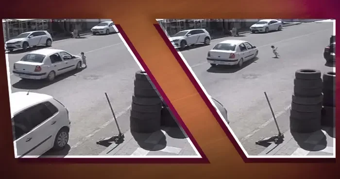 Korkunç kaza kamerada: Metrelerce savruldu! 3 yaşındaki çocuk motosiklete binmeyince...