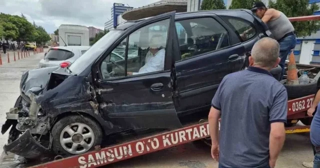 Kaza sonrası hurdaya dönen aracından inemedi: Hastaneye çekiciyle gitti Samsun Haberleri