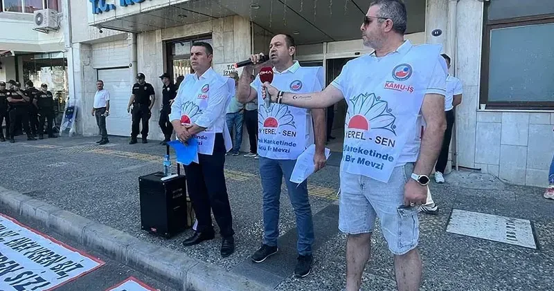 İzmir de Konak Belediyesi memurlarından iş bırakma eylemi
