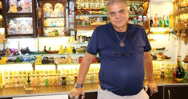 Koleksiyonunda, 1886 dan bugüne 3 bin kolonya şişesini bir araya getirdi İzmir Haberleri