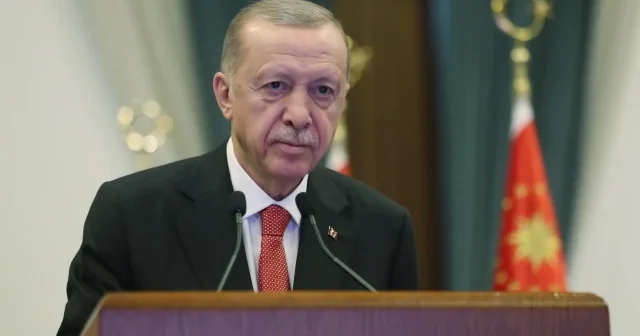 Erdoğan’dan Malazgirt Zaferi mesajı: Türkiye Yüzyılı nda daha güçlü adımlarla yürümekle mükellefiz Politika Haberleri