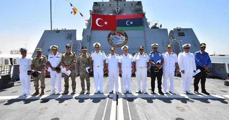 TCG Kınalıada Bingazi de: Libya gemileriyle ortak eğitim