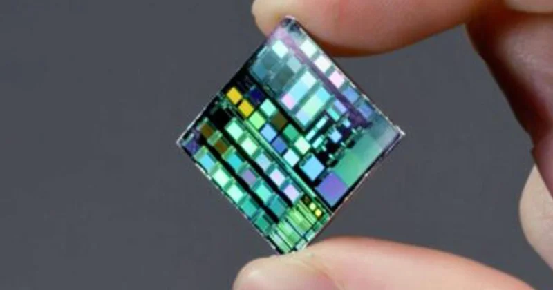 Beyin implantı, iç konuşmaları sese dönüştürdü