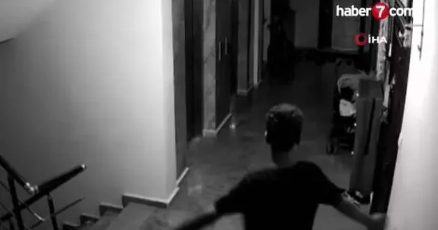 Göbek atarak ayakkabı çalan gençler kamerada