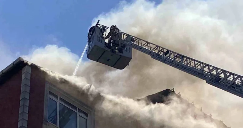 Esenler de 5 katlı binada çıkan yangın söndürüldü