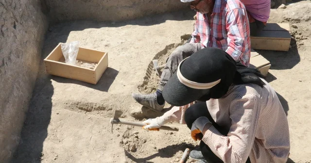 Depremde hasar alan Arslantepe Höyüğü ndeki kale duvarları onarılıyor Malatya Haberleri