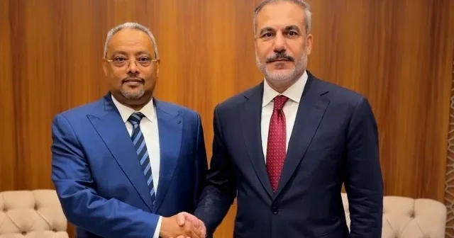 Dışişleri Bakanı Fidan Cibuti Dışişleri Bakanı Omar ile bir araya geldi VİDEO İZLE