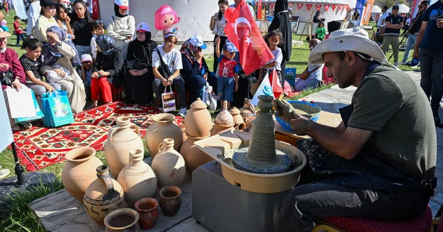 Yunus Emre Enstitüsü, Malazgirt Zaferi kutlamalarında kültürel değerleri ziyaretçilerle buluşturuyor Bitlis Haberleri