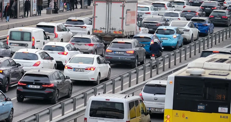 Araç sahipleri için yeni trafik sigortası düzenlemesi! Eski aracı satmadan basamak korunacak