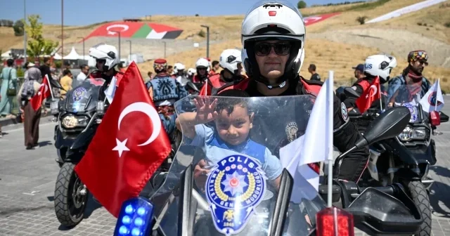 Zafer coşkusu motorla buluştu: Malazgirt te alışılmadık görüntüler VİDEO İZLE