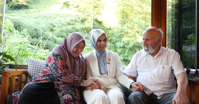 Bakan Göktaş Rize de 63 yıllık evli Kanbur çiftine misafir oldu Rize Haberleri