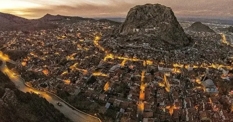 Türkiye de gece yalnız yürürken en güvende hissedilen şehirler