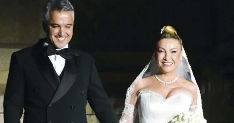 Çırağan da görkemli düğün... Ünlüler akın etti