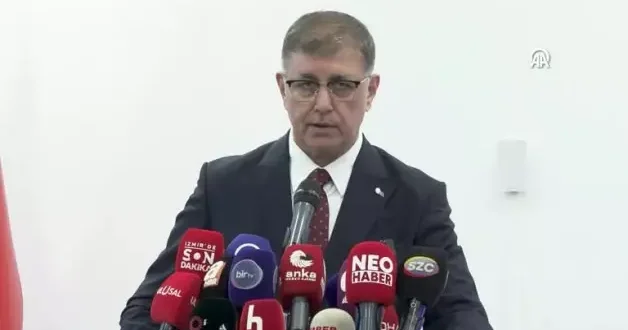 İzmir deki çöp sorununu CHP li belediye başkanı Cemil Tugay yalanladı