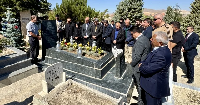 Bozkırın Tezenesi halk ozanı Neşet Ertaş, Kırşehir de mezarı başında anıldı Kırşehir Haberleri