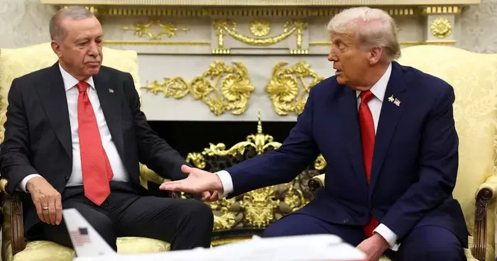 Beyaz Saray da tarihi Trump Erdoğan görüşmesi! 2 saat 20 dakika sürdü, görüşmeye Trump ın yakasındaki F 35 rozeti damga vurdu