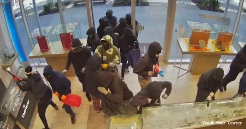25 kişi kuyumcuya girdiler, 1 milyon dolar vurgun yapıp çıktılar Sözcü Gazetesi