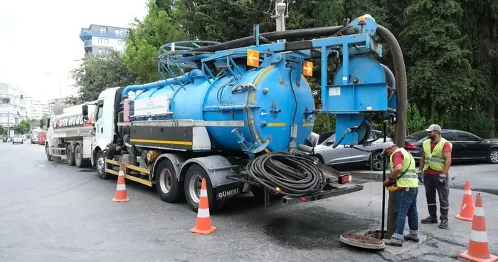 Alanya da yağmur suyu hatları robot kamera ve kombine araçlarla temizleniyor