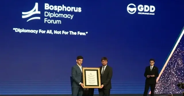 Bosphorus Diplomasi Forumu başladı: Cumhurbaşkanlığı himayelerinde gençler diplomasi deneyimi yaşıyor Gündem Haberleri