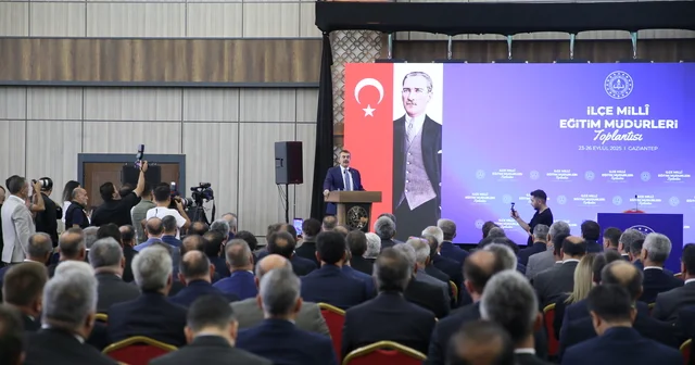 Bakan Tekin, Gaziantep te İlçe Milli Eğitim Müdürleri Toplantısı nda konuştu: Gaziantep Haberleri
