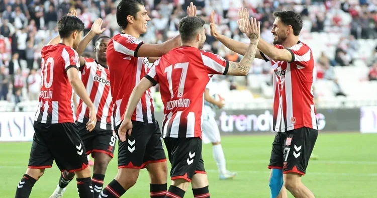 Özbelsan Sivasspor, Adana Demirspor engelini 5 golle aştı!