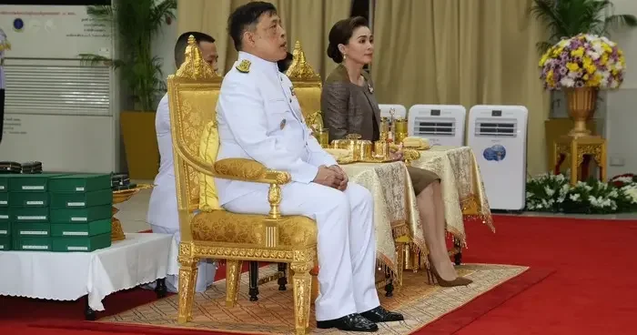 Tayland da yeni hükümet göreve başladı