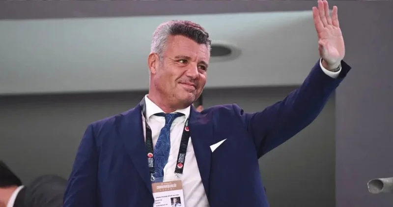 Sadettin Saran soluğu soyunma odasında aldı