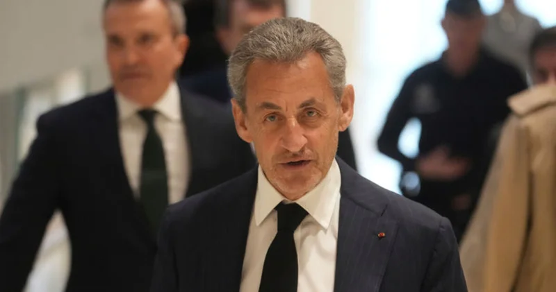 Bir mahkumiyet daha: Fransa nın eski lideri Sarkozy, Kaddafi den para almaktan suçlu bulundu Dış Haberler