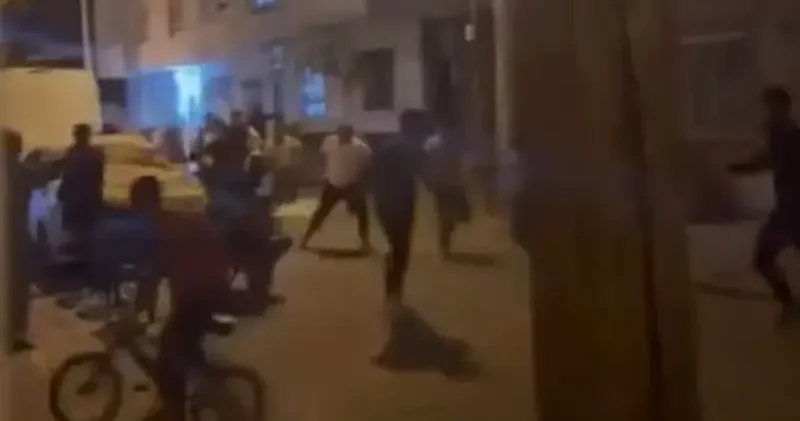 Mardin’de taş, sopa ve tüfekli kavga kamerada: 3 yaralı