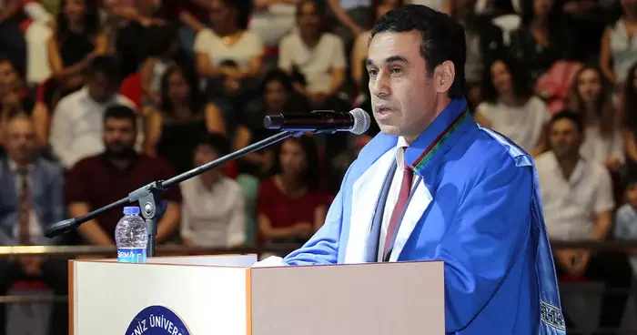 Akdeniz Üniversitesi nde sahte profesörlük! 10 yıl maaş alan eski dekanın ünvanı iptal edildi