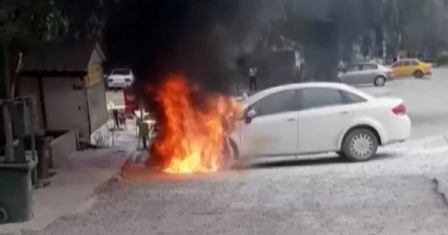 Ankara’da park halindeki otomobil alevlere teslim oldu VİDEO İZLE