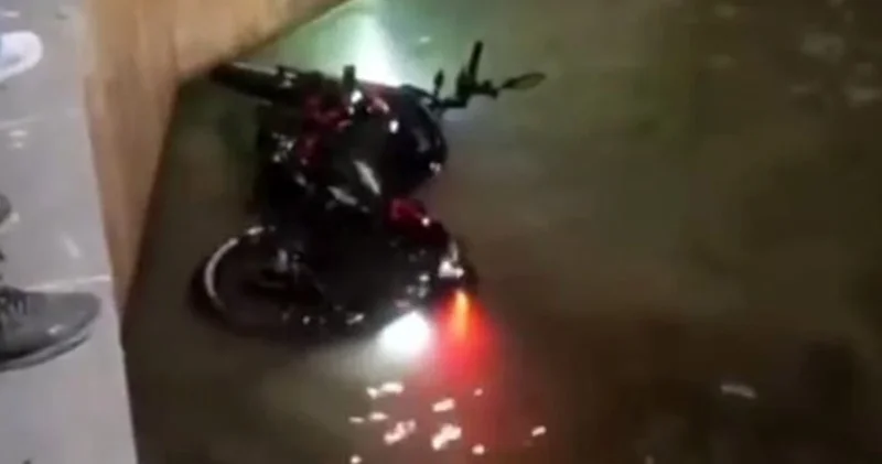Motosikletiyle birlikte Balıklıgöl e düştü