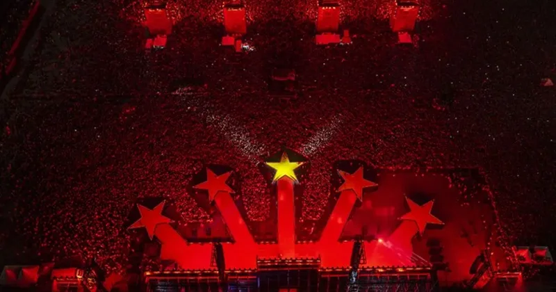Yenikapı da dikkat çeken detay! Galatasaray ın yıldızı kutlamalara katılmadı