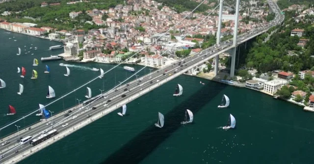 İstanbul Boğazı’nda yelkenler çocuklar için açıldı VİDEO İZLE