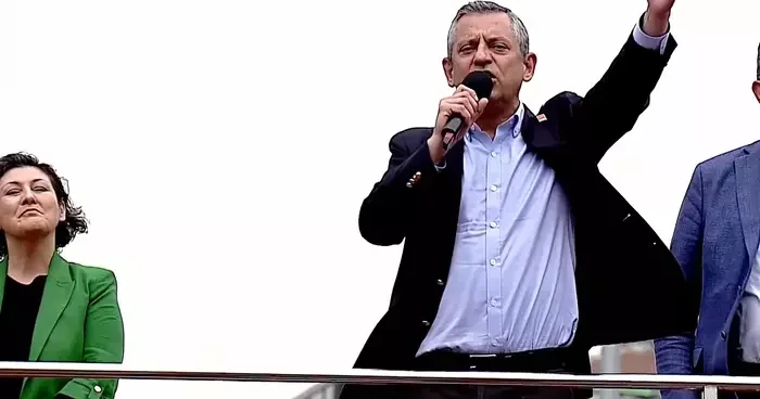 Son dakika Cumhurbaşkanı Erdoğan a güvercin yanıtı! Özgür Özel ara zam hamlesini duyurdu: Yarın başlatıyoruz