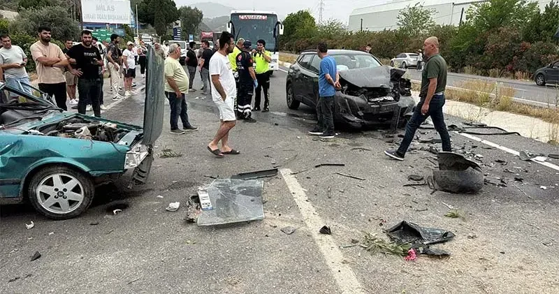 Sinema oyuncusu Şerif Sezer, kazada yaralandı